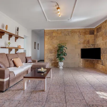 Antonia * Betancuría