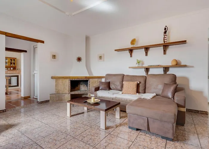 Antonia * Betancuría